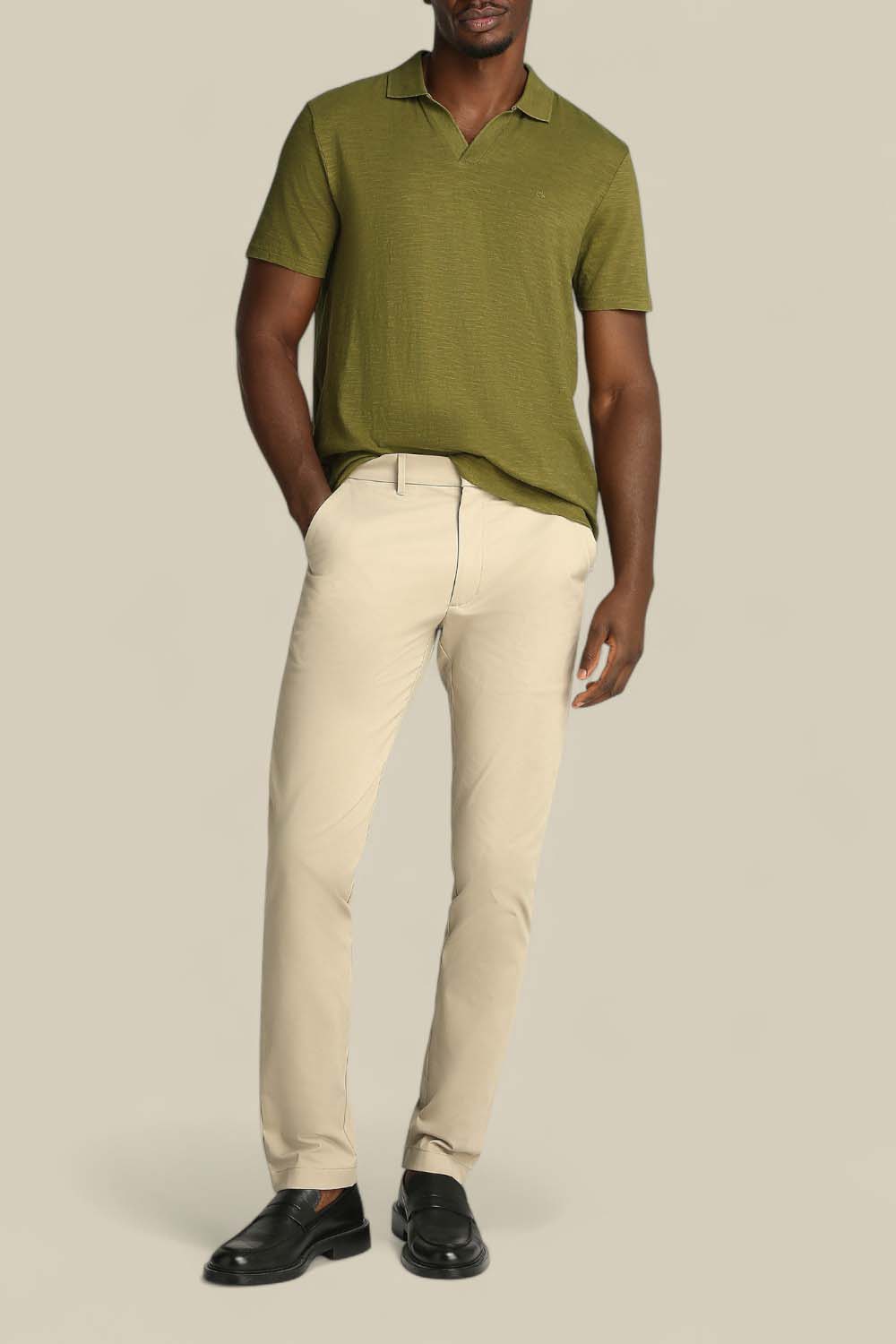 תמונת כל הלוק של חולצת פולו